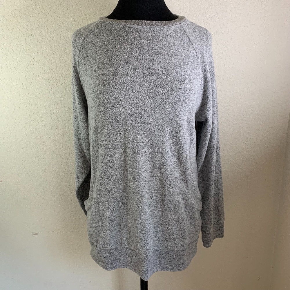 Gadewake Super Soft Oversized Crew Neck Pullover Thin Sweater Size Medium (1219)
